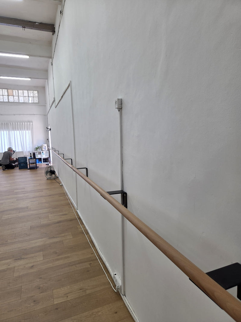 אקו-בר – בר קיר קבוע, עם מוט אחד, לאימוני מחול, אורך 2.40 מ  (3 תושבות)